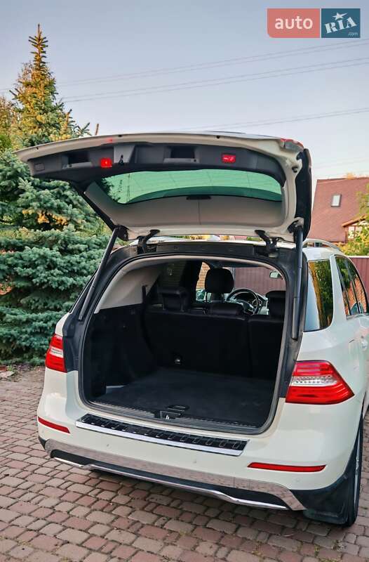 Позашляховик / Кросовер Mercedes-Benz M-Class 2012 в Києві