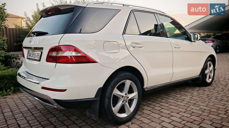 Позашляховик / Кросовер Mercedes-Benz M-Class 2012 в Києві