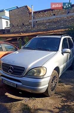 Внедорожник / Кроссовер Mercedes-Benz M-Class 2003 в 