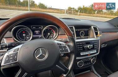 Внедорожник / Кроссовер Mercedes-Benz M-Class 2015 в 