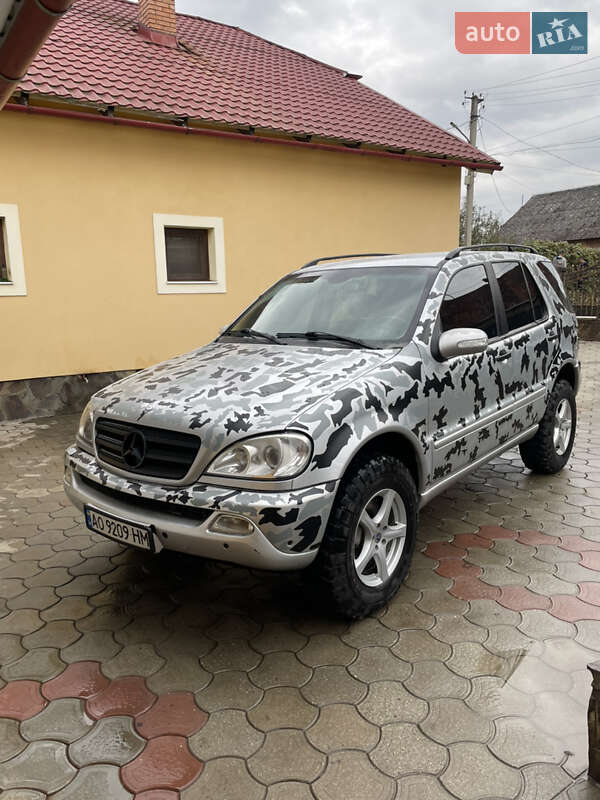 Mercedes-Benz M-Class 2002