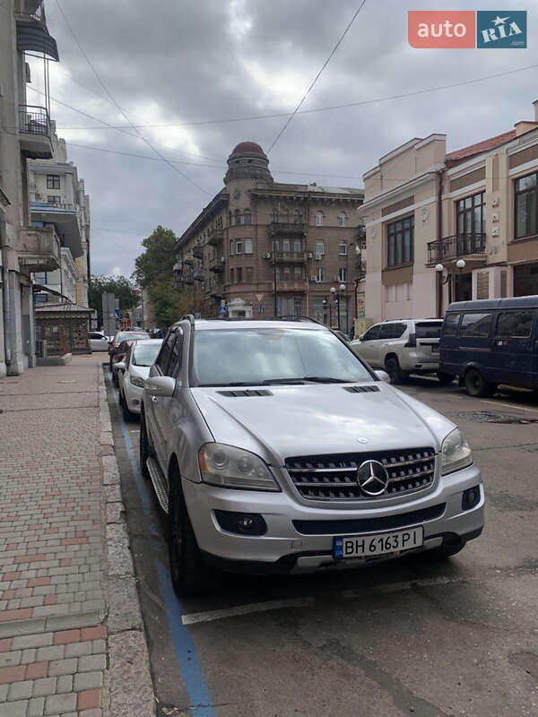 Внедорожник / Кроссовер Mercedes-Benz M-Class 2006 в Одессе