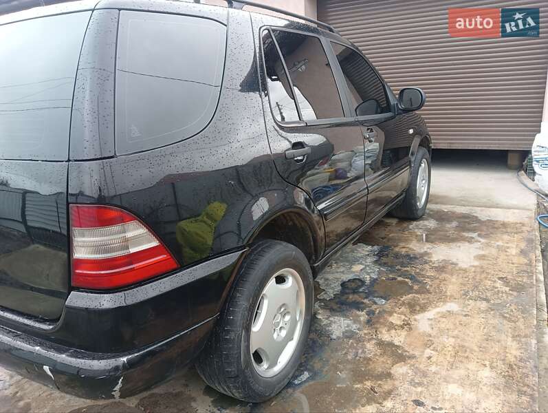 Внедорожник / Кроссовер Mercedes-Benz M-Class 2000 в Виннице