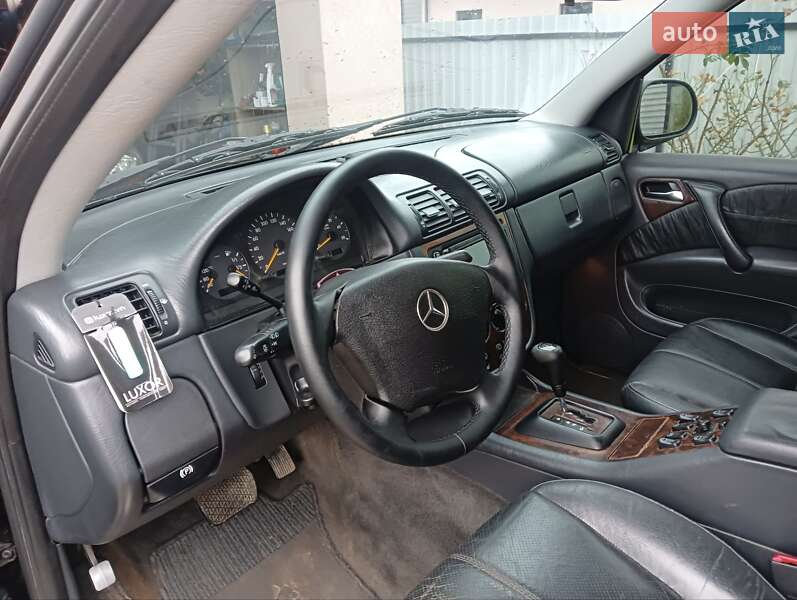 Внедорожник / Кроссовер Mercedes-Benz M-Class 2000 в Виннице