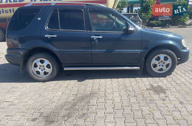 Внедорожник / Кроссовер Mercedes-Benz M-Class 2001 в 