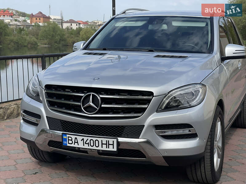 Внедорожник / Кроссовер Mercedes-Benz M-Class 2013 в Могилев-Подольске фото Внедорожник / Кроссовер Mercedes-Benz M-Class 2013 в Могилев-Подольске