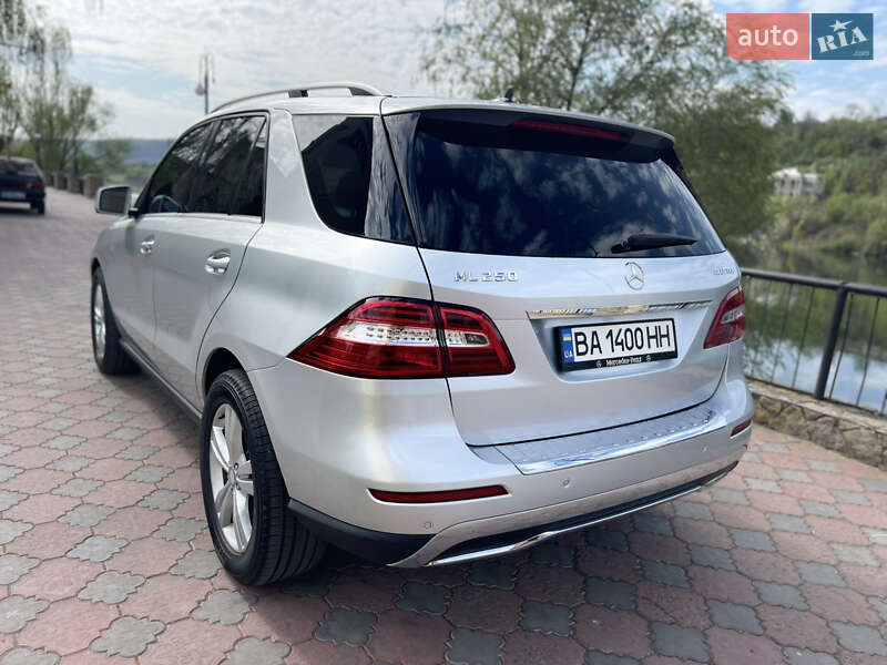 Внедорожник / Кроссовер Mercedes-Benz M-Class 2013 в Могилев-Подольске фото 13 Внедорожник / Кроссовер Mercedes-Benz M-Class 2013 в Могилев-Подольске