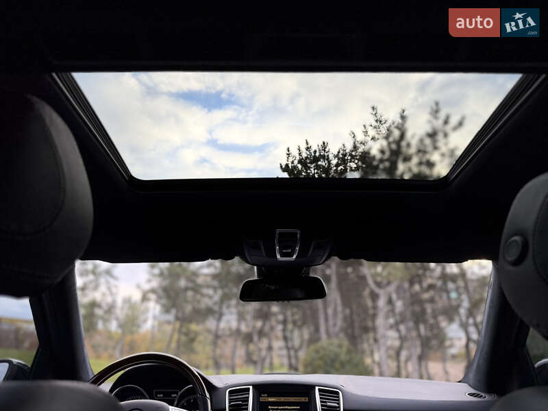 Позашляховик / Кросовер Mercedes-Benz M-Class 2011 в Дніпрі