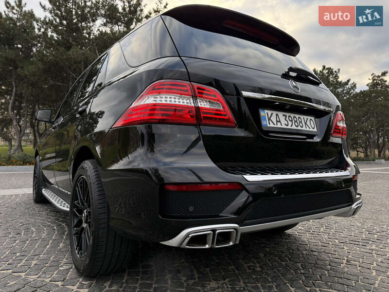 Позашляховик / Кросовер Mercedes-Benz M-Class 2011 в Дніпрі