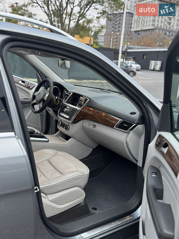 Позашляховик / Кросовер Mercedes-Benz M-Class 2012 в Дніпрі фото 22 Позашляховик / Кросовер Mercedes-Benz M-Class 2012 в Дніпрі