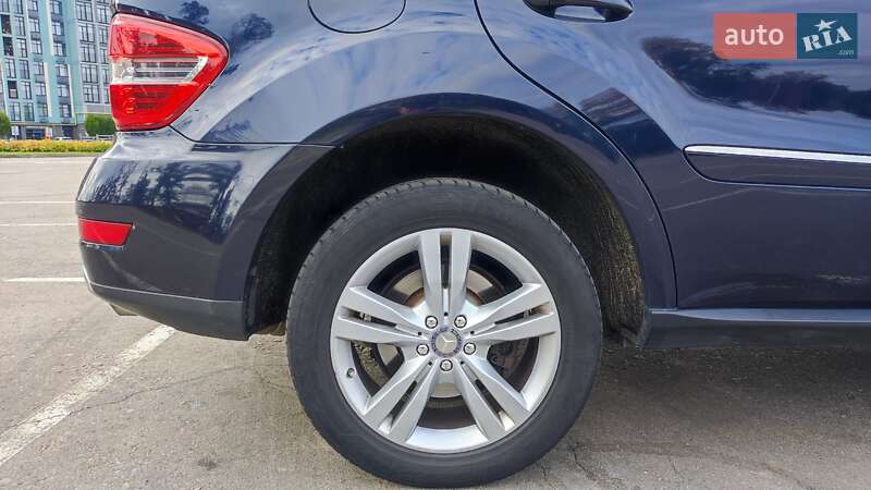 Позашляховик / Кросовер Mercedes-Benz M-Class 2008 в Києві
