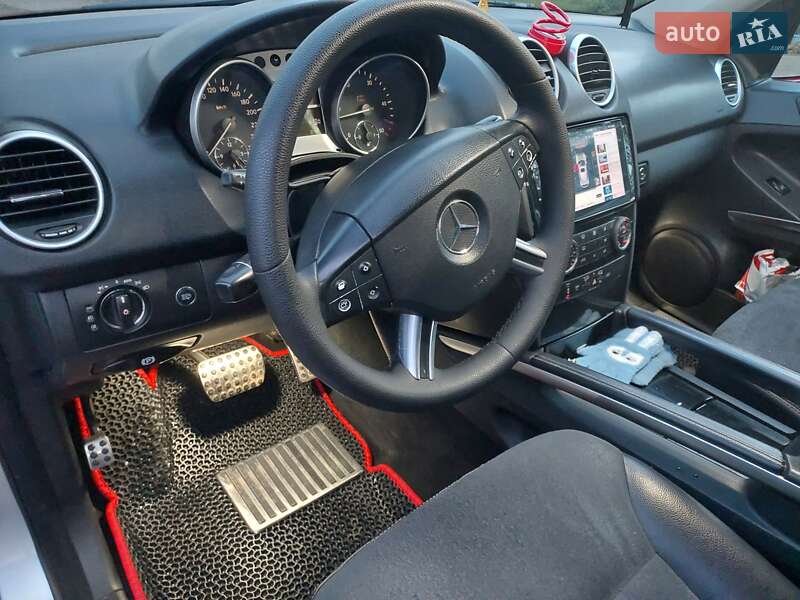Внедорожник / Кроссовер Mercedes-Benz M-Class 2006 в Путиле фото 6 Внедорожник / Кроссовер Mercedes-Benz M-Class 2006 в Путиле