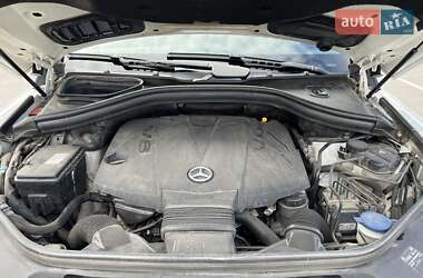 Позашляховик / Кросовер Mercedes-Benz M-Class 2015 в 