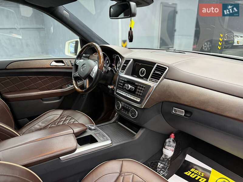 Внедорожник / Кроссовер Mercedes-Benz M-Class 2013 в Черновцах