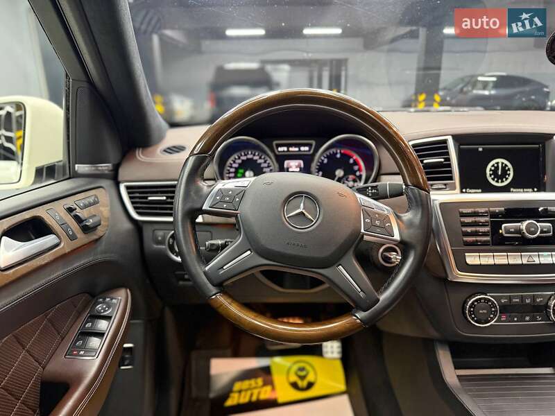 Внедорожник / Кроссовер Mercedes-Benz M-Class 2013 в Черновцах