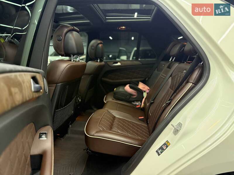 Внедорожник / Кроссовер Mercedes-Benz M-Class 2013 в Черновцах