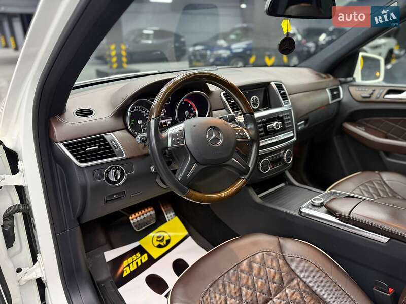 Внедорожник / Кроссовер Mercedes-Benz M-Class 2013 в Черновцах