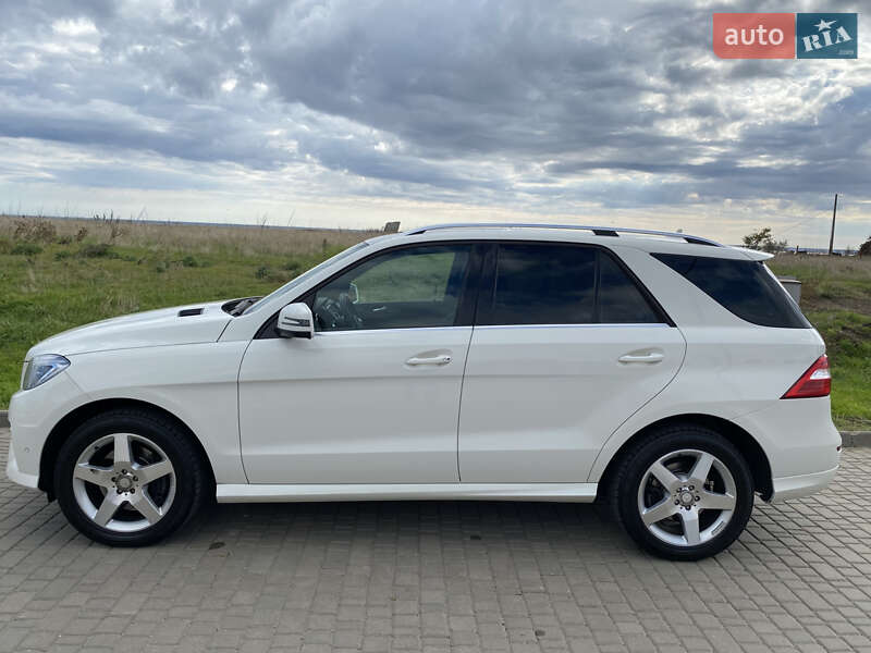 Позашляховик / Кросовер Mercedes-Benz M-Class 2013 в Одесі