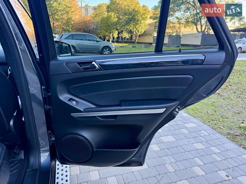 Позашляховик / Кросовер Mercedes-Benz M-Class 2011 в Одесі фото 58 Позашляховик / Кросовер Mercedes-Benz M-Class 2011 в Одесі