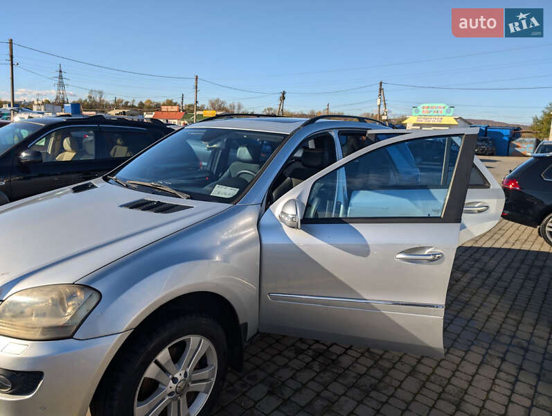 Позашляховик / Кросовер Mercedes-Benz M-Class 2005 в Чернівцях фото 4 Позашляховик / Кросовер Mercedes-Benz M-Class 2005 в Чернівцях