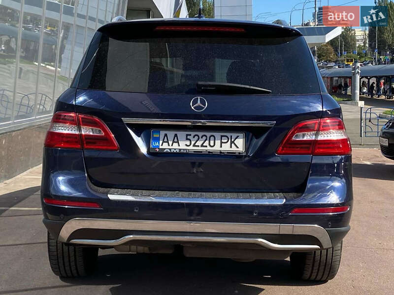 Внедорожник / Кроссовер Mercedes-Benz M-Class 2013 в Киеве
