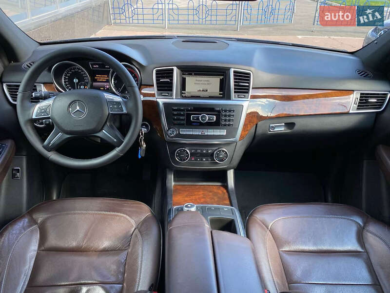 Внедорожник / Кроссовер Mercedes-Benz M-Class 2013 в Киеве