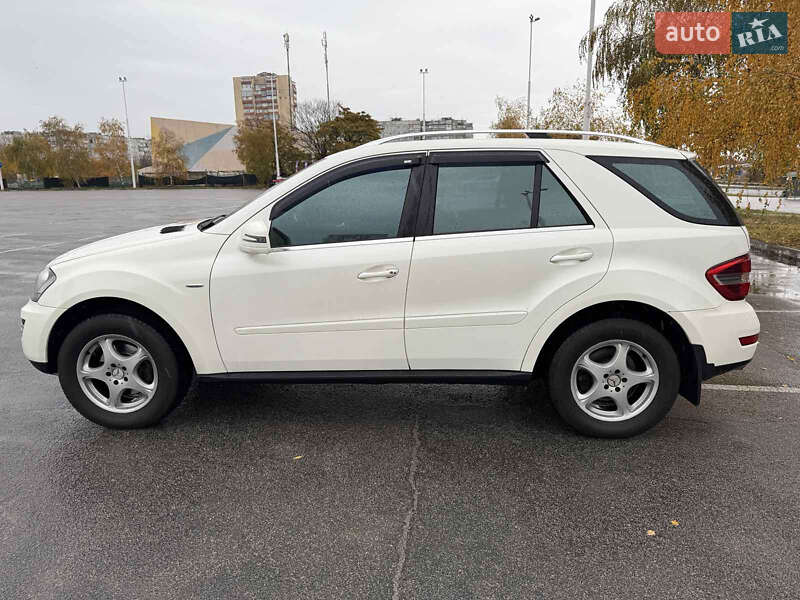 Внедорожник / Кроссовер Mercedes-Benz M-Class 2011 в Запорожье