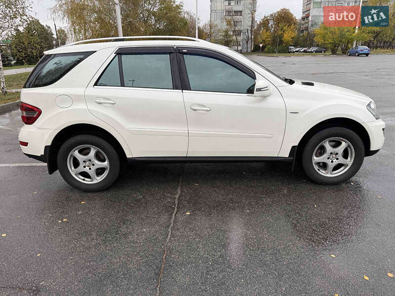 Внедорожник / Кроссовер Mercedes-Benz M-Class 2011 в Запорожье