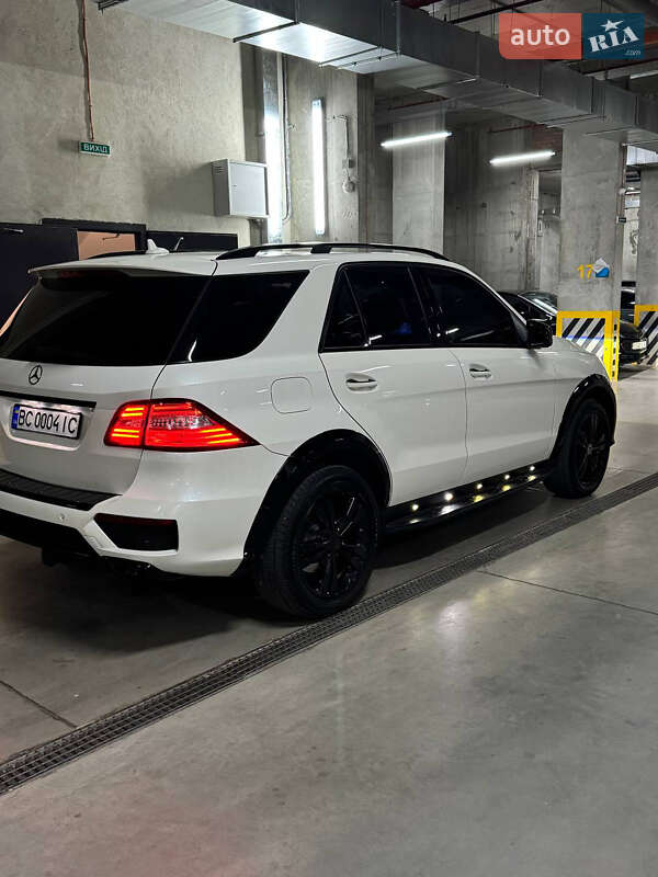 Позашляховик / Кросовер Mercedes-Benz M-Class 2013 в Львові фото 3 Позашляховик / Кросовер Mercedes-Benz M-Class 2013 в Львові