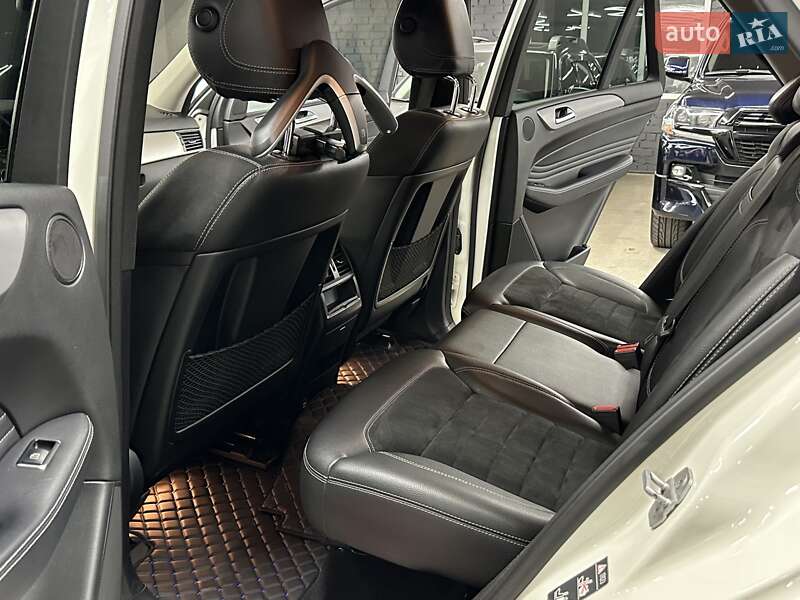 Внедорожник / Кроссовер Mercedes-Benz M-Class 2011 в Харькове