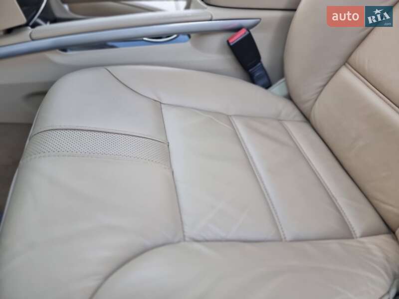 Внедорожник / Кроссовер Mercedes-Benz M-Class 2010 в Киеве