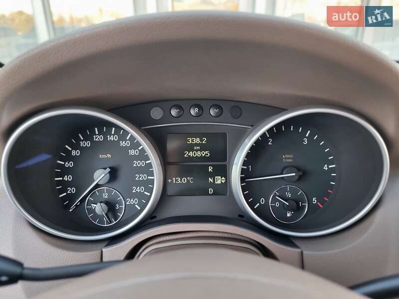 Внедорожник / Кроссовер Mercedes-Benz M-Class 2010 в Киеве