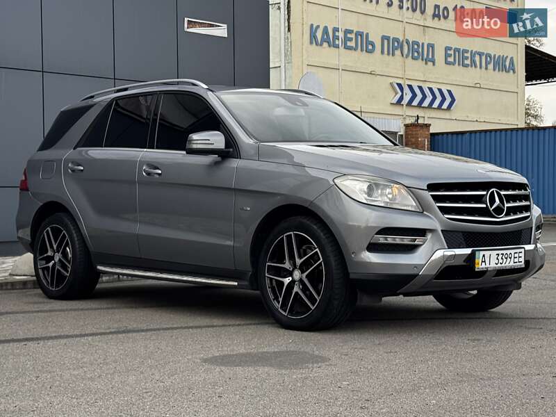 Внедорожник / Кроссовер Mercedes-Benz M-Class 2011 в Киеве