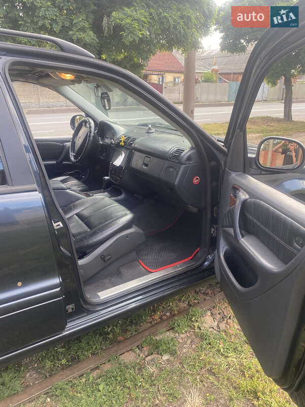 Позашляховик / Кросовер Mercedes-Benz M-Class 2001 в Харкові