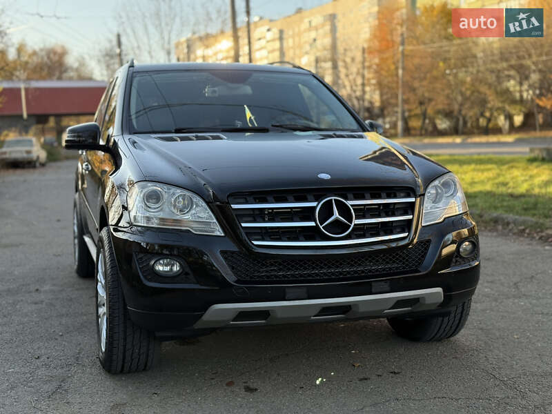 Внедорожник / Кроссовер Mercedes-Benz M-Class 2008 в Черновцах