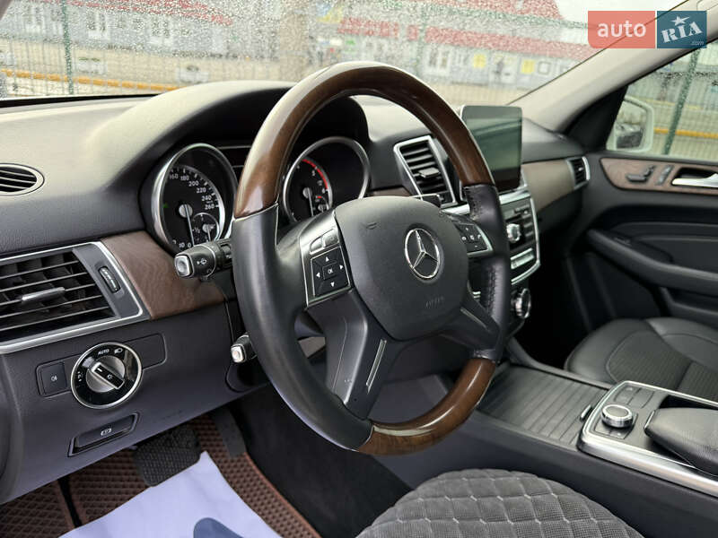 Внедорожник / Кроссовер Mercedes-Benz M-Class 2013 в Киеве