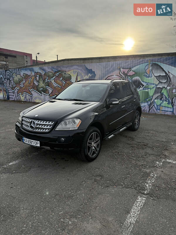 Внедорожник / Кроссовер Mercedes-Benz M-Class 2005 в Киеве