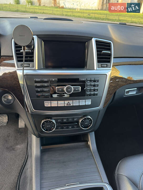 Внедорожник / Кроссовер Mercedes-Benz M-Class 2012 в Киеве