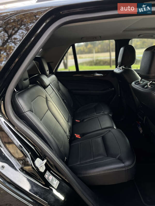 Позашляховик / Кросовер Mercedes-Benz M-Class 2011 в Рівному