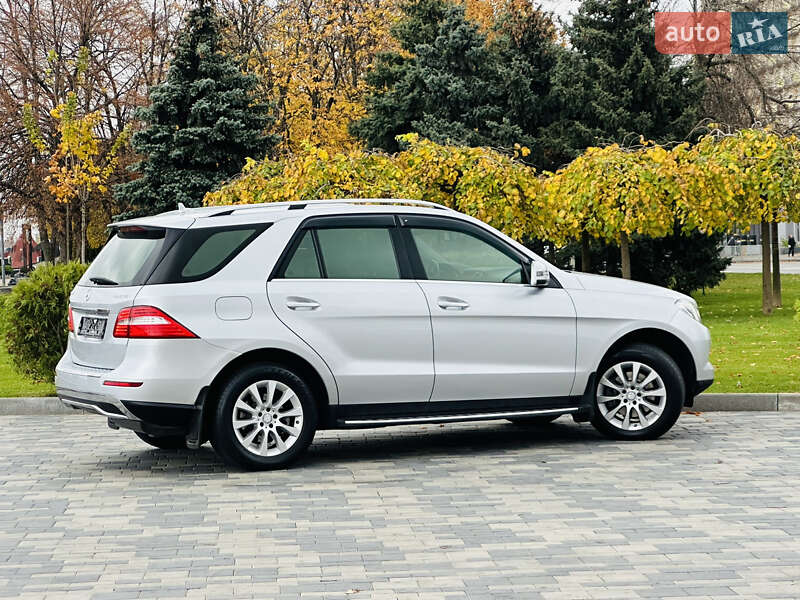 Позашляховик / Кросовер Mercedes-Benz M-Class 2013 в Дніпрі