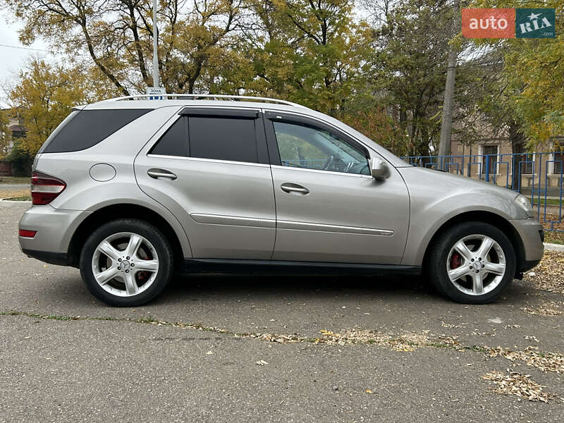 Внедорожник / Кроссовер Mercedes-Benz M-Class 2010 в Николаеве фото 4 Внедорожник / Кроссовер Mercedes-Benz M-Class 2010 в Николаеве