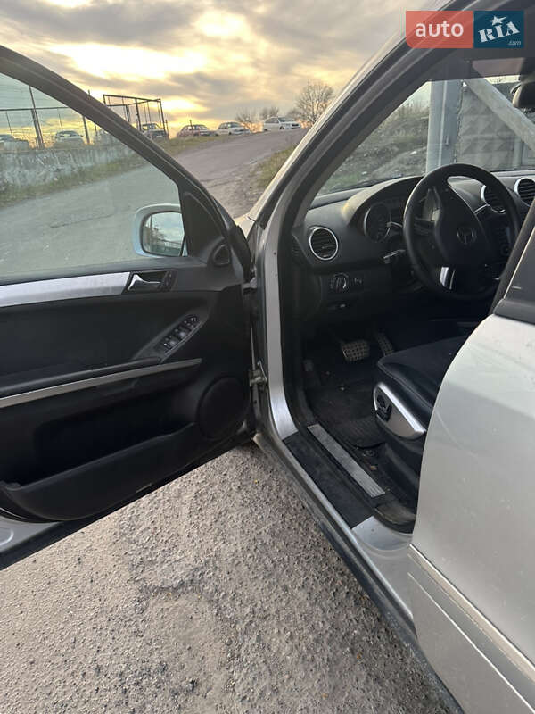 Позашляховик / Кросовер Mercedes-Benz M-Class 2005 в Дніпрі