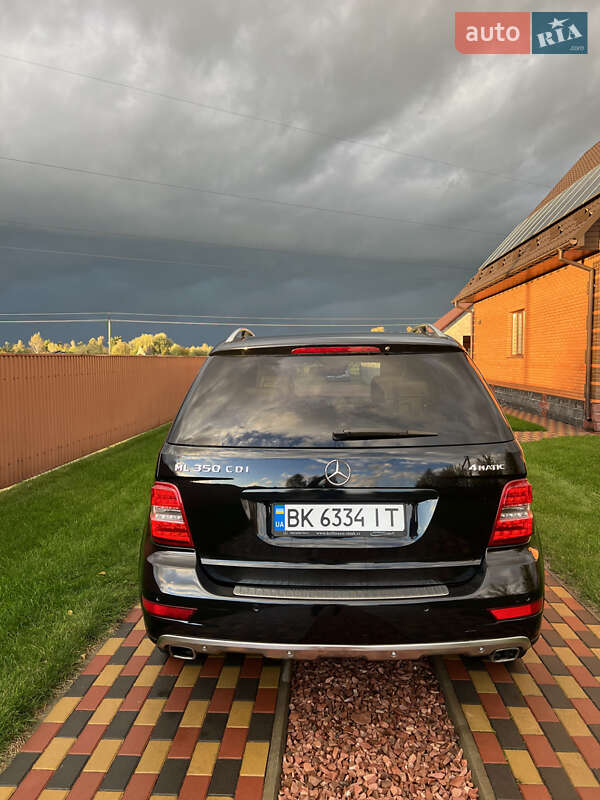 Позашляховик / Кросовер Mercedes-Benz M-Class 2009 в Вараші