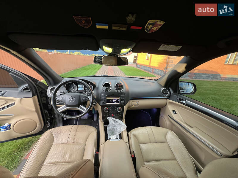 Позашляховик / Кросовер Mercedes-Benz M-Class 2009 в Вараші