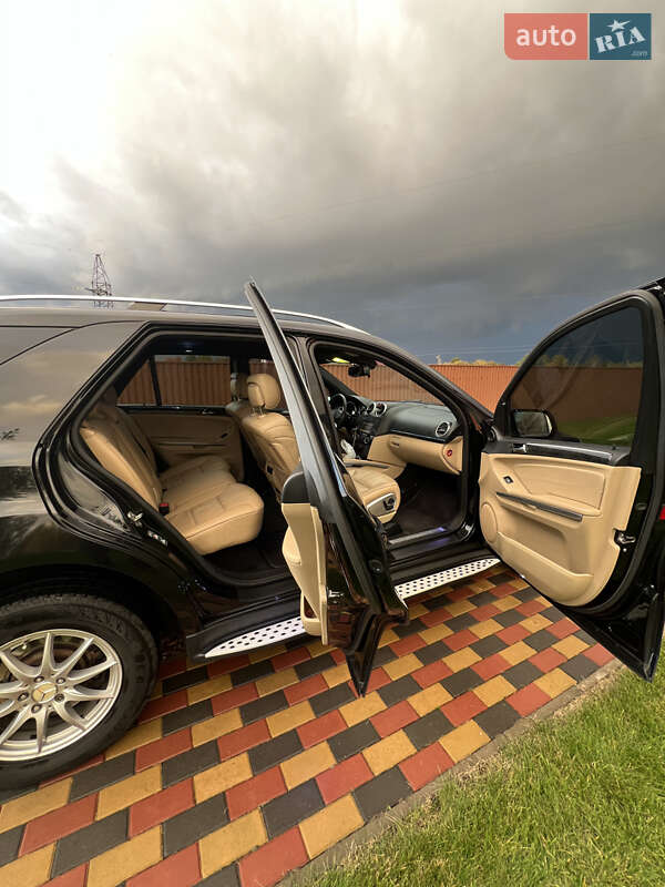 Позашляховик / Кросовер Mercedes-Benz M-Class 2009 в Вараші