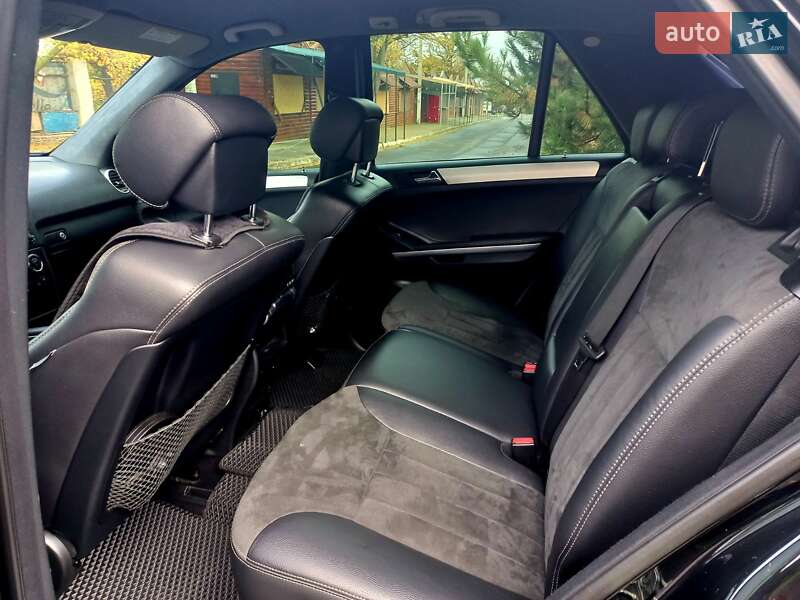 Внедорожник / Кроссовер Mercedes-Benz M-Class 2007 в Черноморске