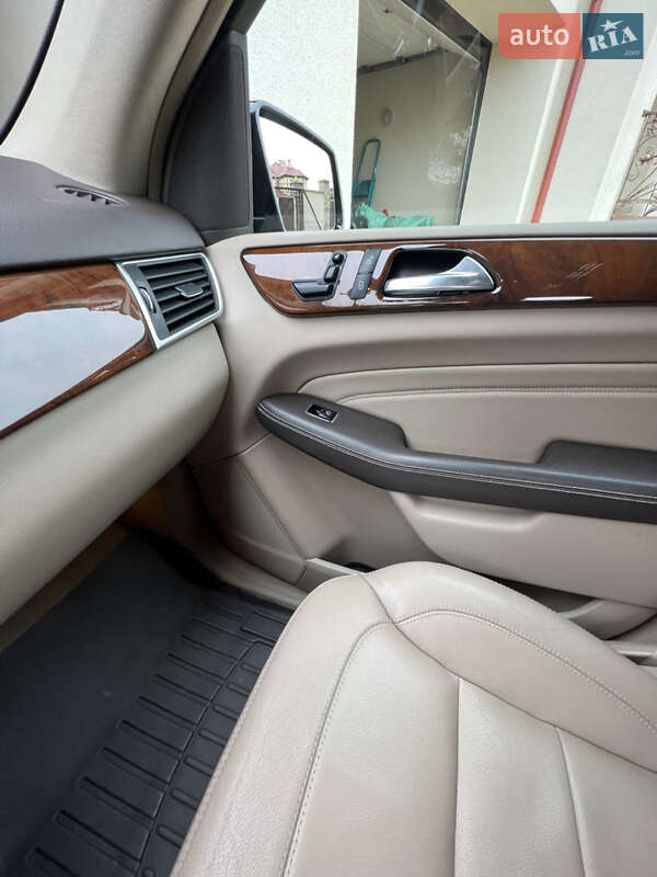 Позашляховик / Кросовер Mercedes-Benz M-Class 2015 в Львові