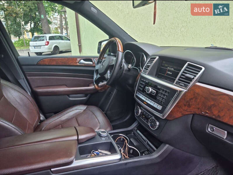 Позашляховик / Кросовер Mercedes-Benz M-Class 2012 в Києві