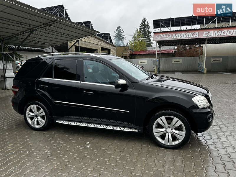 Внедорожник / Кроссовер Mercedes-Benz M-Class 2009 в Герце