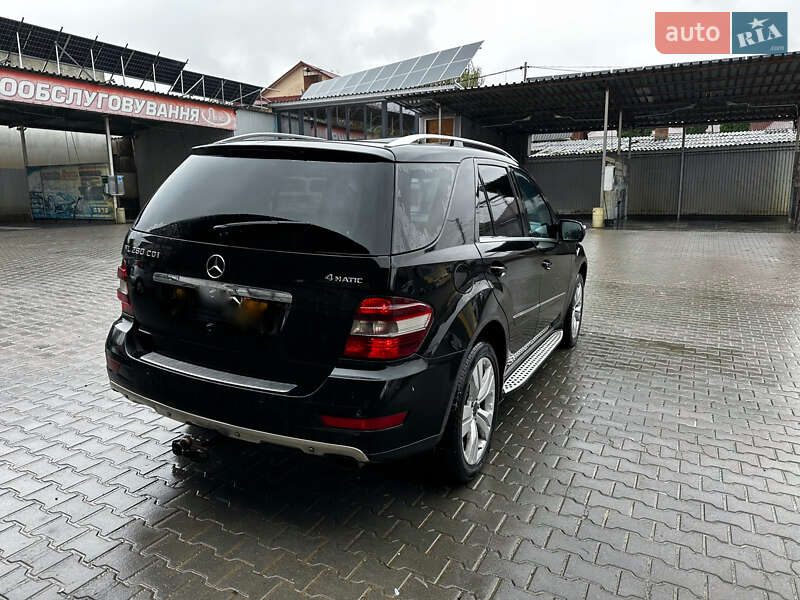 Внедорожник / Кроссовер Mercedes-Benz M-Class 2009 в Герце